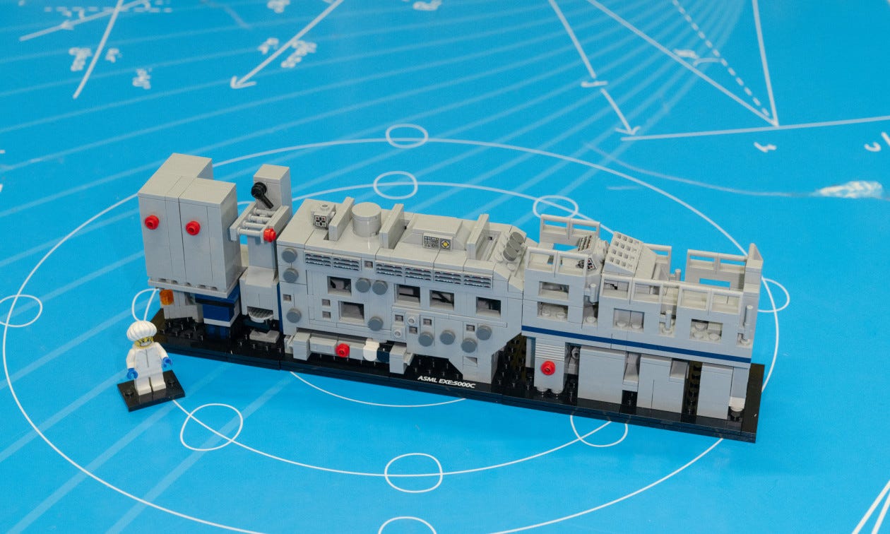 ASML EUV 머신 Lego 세트 - 직원 전용 판매